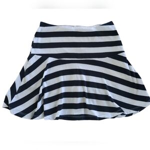 Girls B&W Striped Skort (Size 7)